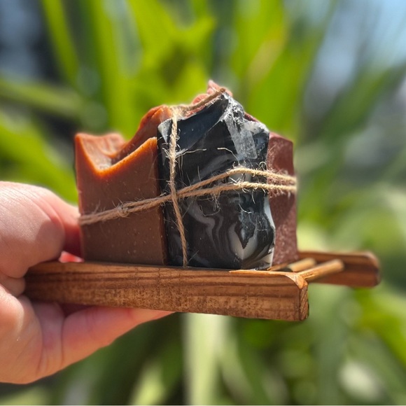 Artisan soap - Face Skincare Sample Set with soap dish tray. - Picture 2 of 3